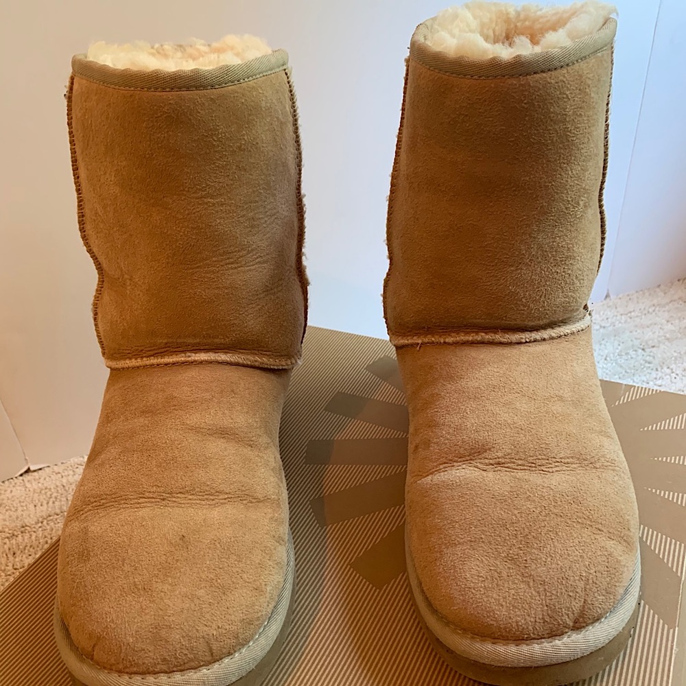 UGG Tan Classic Short Sand